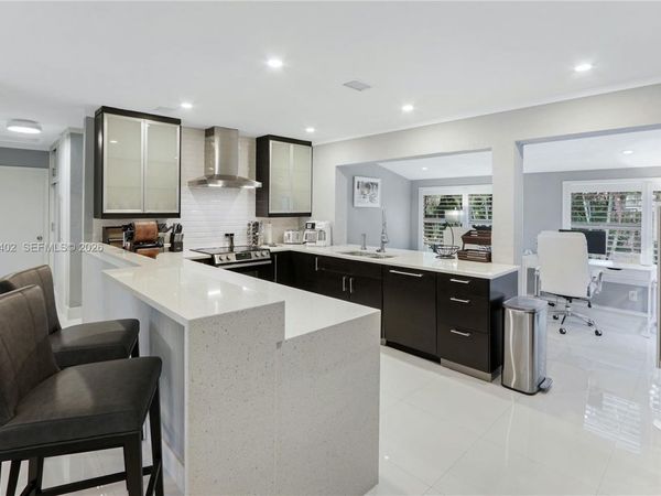 424 NE 27th Dr , Wilton Manors, FL 33334