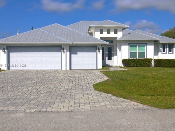 5231 NW Iredell St , Port St. Lucie, FL 34986