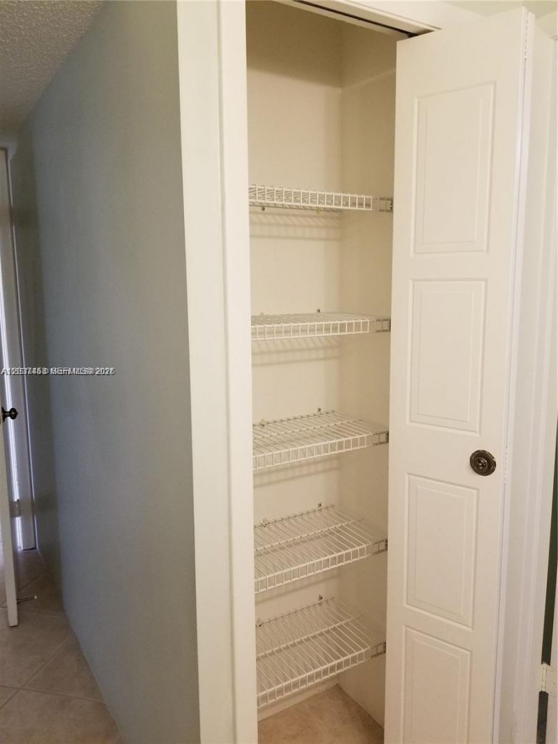 369 Lakeview Dr , Unit 204, Weston, FL 33326 Photo