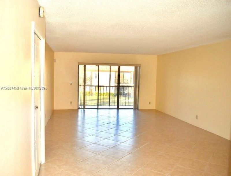369 Lakeview Dr , Unit 204, Weston, FL 33326 Photo