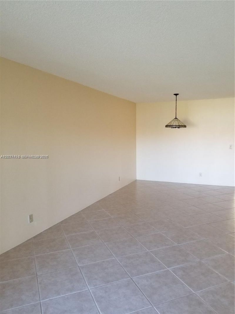 369 Lakeview Dr , Unit 204, Weston, FL 33326 Photo