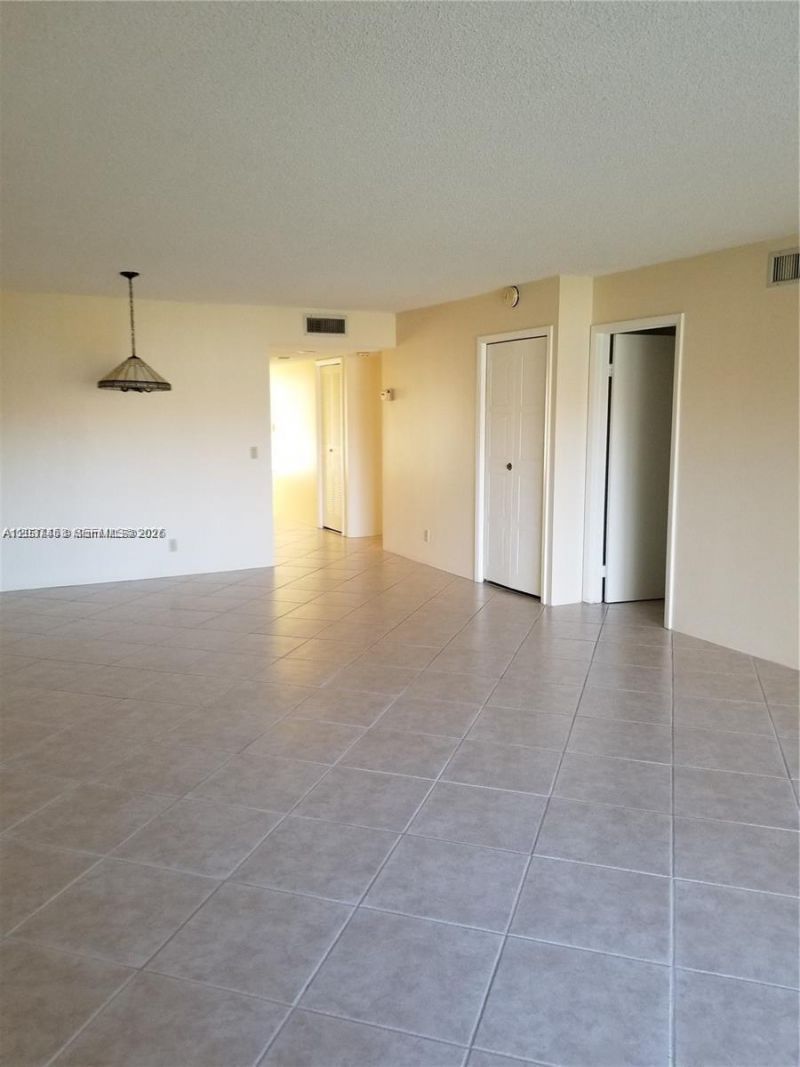 369 Lakeview Dr , Unit 204, Weston, FL 33326 Photo