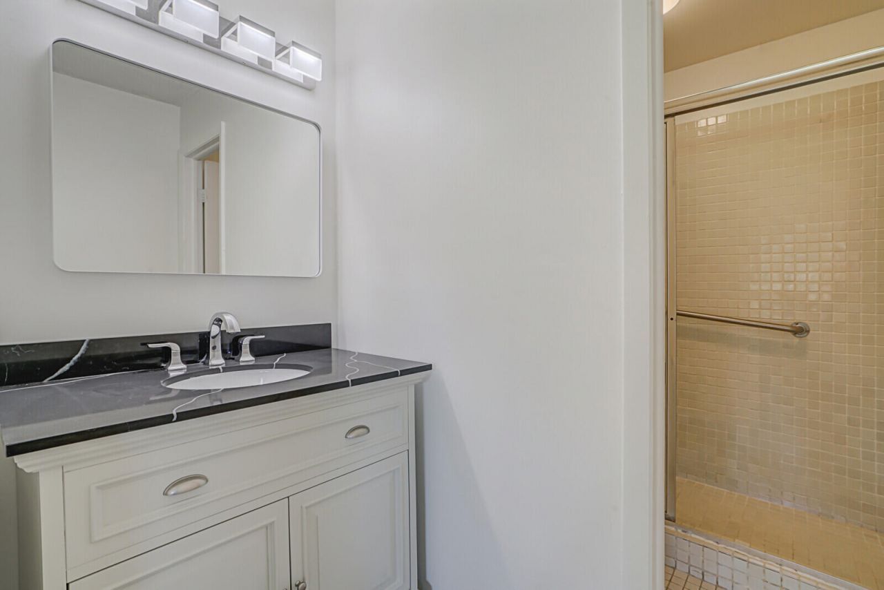 30 Kensington Lane, Boynton Beach, FL 33426 Photo