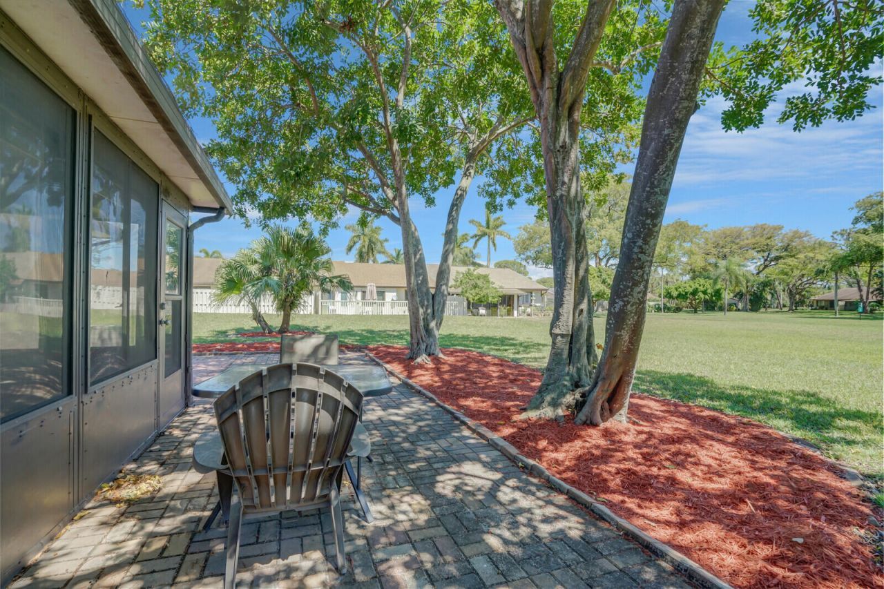 30 Kensington Lane, Boynton Beach, FL 33426 Photo