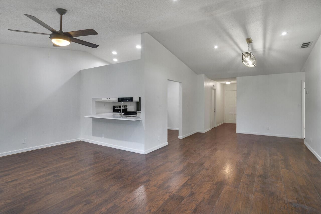 30 Kensington Lane, Boynton Beach, FL 33426 Photo