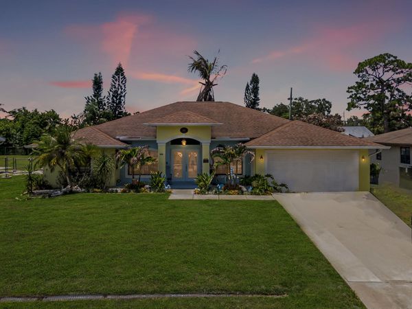 591 SE Chapman Avenue, Port St. Lucie, FL 34984