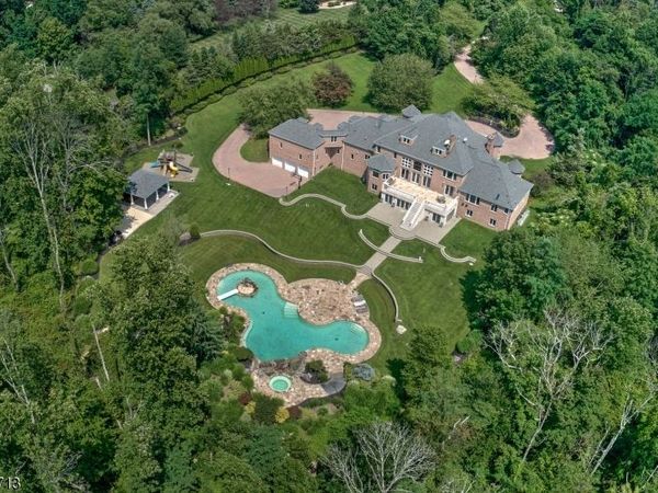 22 Sherwood Farm Rd, Far Hills, NJ 07931