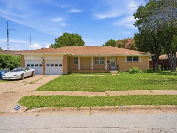 927 Poinsettia Drive, Lancaster, TX 75146