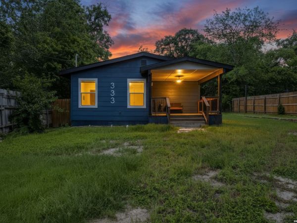 333 S Mesquite, New Braunfels, TX 78130