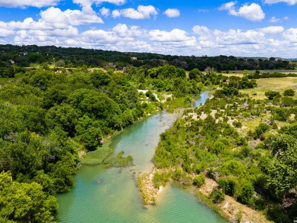 289 Hoot Owl Hollow, Ingram, TX 78025