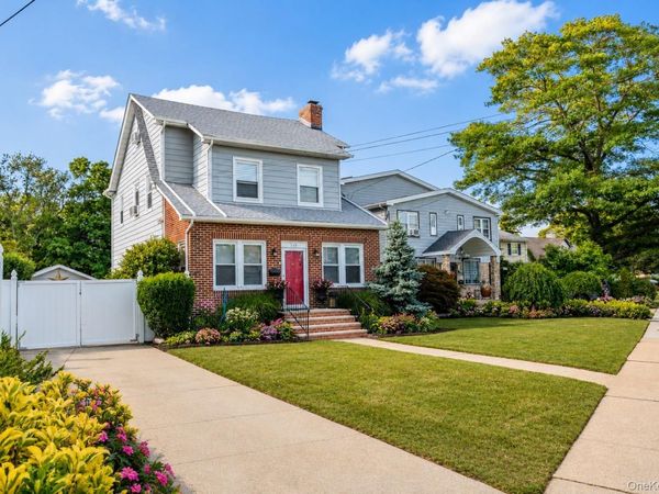 549 De Mott Avenue , North Baldwin, NY 11510