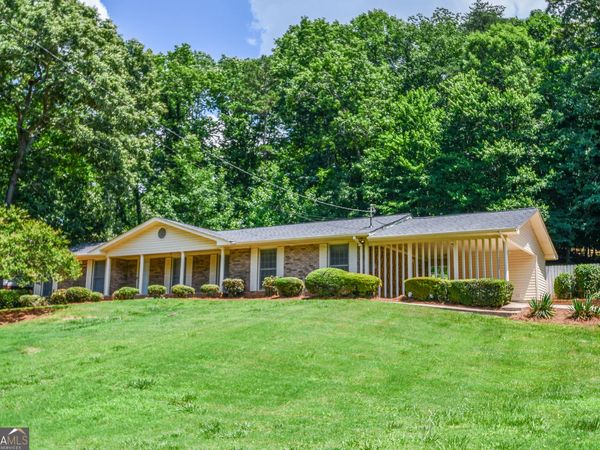 1512 Robinhood Trail, Gainesville, GA 30501
