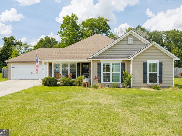 90 N Moody Drive, Ray City, GA 31645