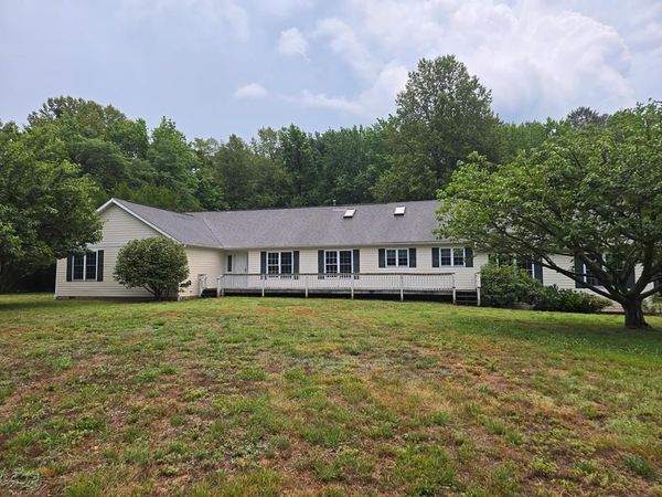21 Travellers Circle, MONTROSS, VA 22520