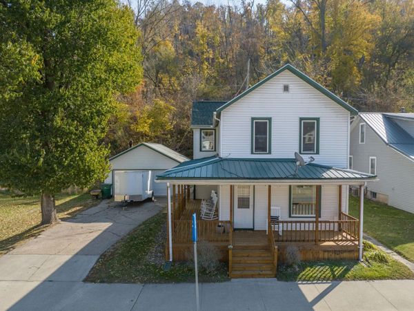 323 Main Street, McGregor, IA 52157