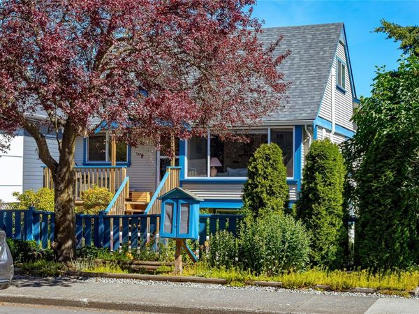 1228 Pembroke St, Victoria, BC V8T 1J8