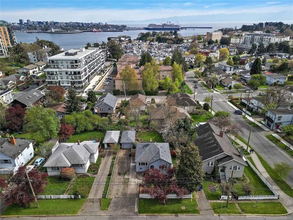 877 Wollaston St , Esquimalt, BC V9A 5A9