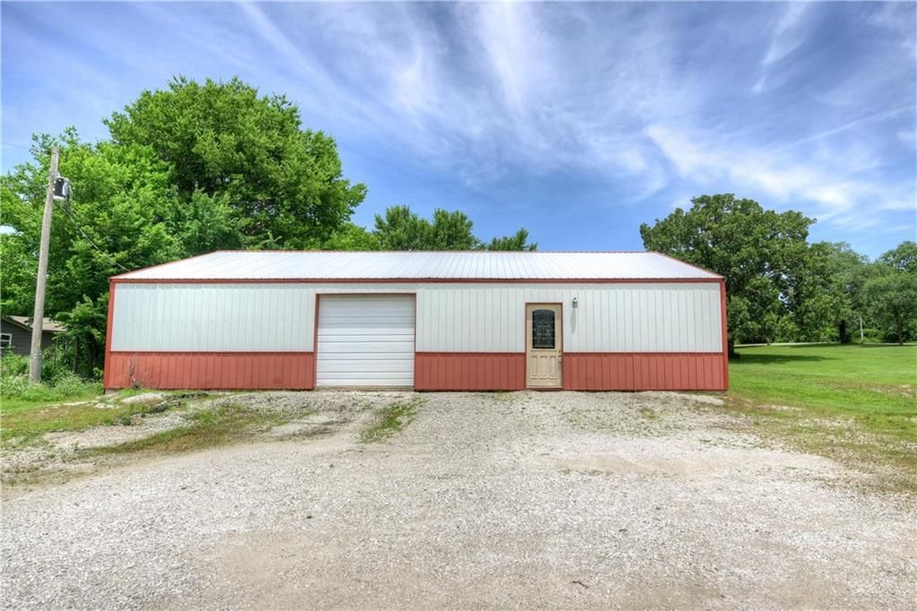 2010 W 21st Street, Galena, KS 66739 Main Photo