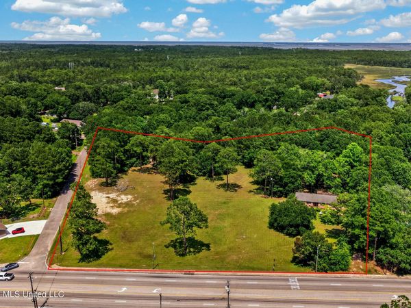 4212 Gautier Vancleave Road, Gautier, MS 39553