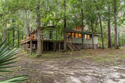 1373 Bridge Street photo 4