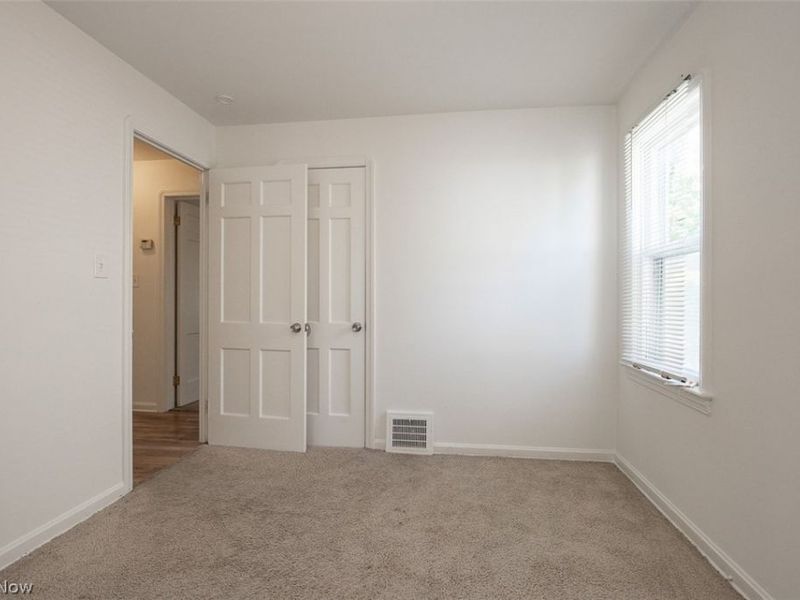 5219 Henry Street , Maple Heights, OH 44137 Photo 18
