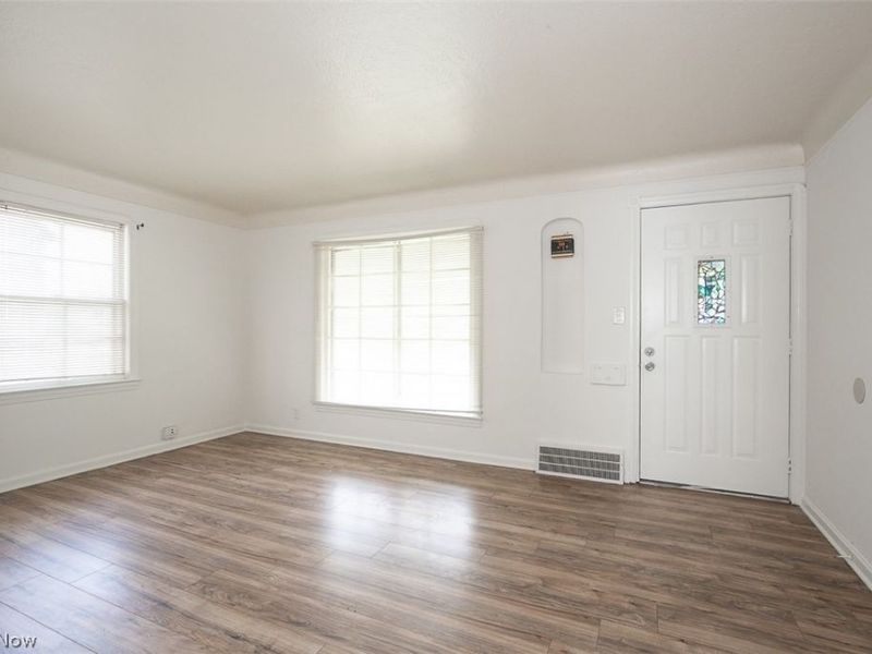 5219 Henry Street , Maple Heights, OH 44137 Photo 7