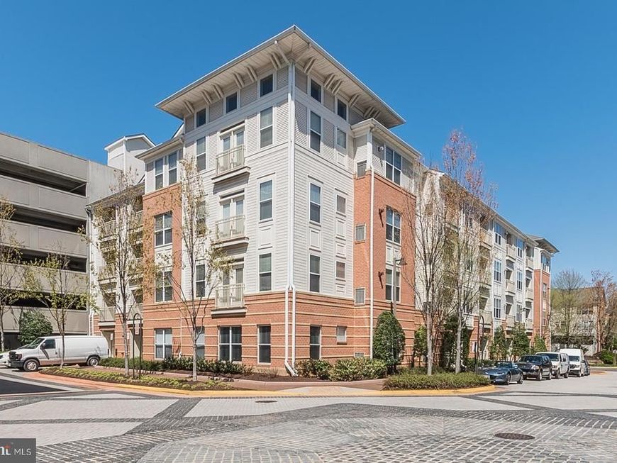 9486 Virginia Center Boulevard, Unit 308, Vienna, VA 22181 Main Photo