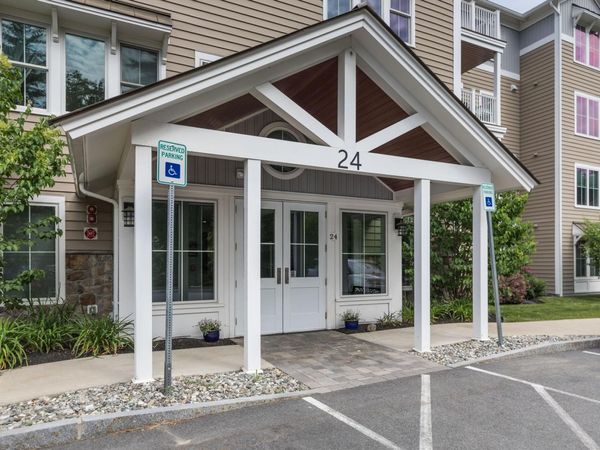 24 Willey Creek Road, Unit 105, Exeter, NH 03833