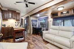 6001 S Kings Hwy.  photo 4