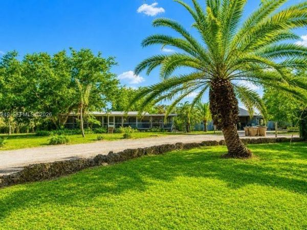 3880 Packinghouse Rd , Alva, FL 33920