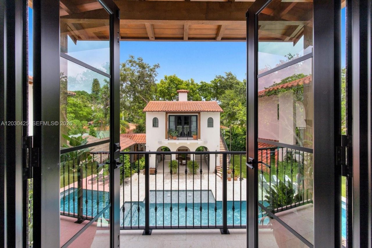 545 San Antonio Ave, Coral Gables, FL 33146 Photo