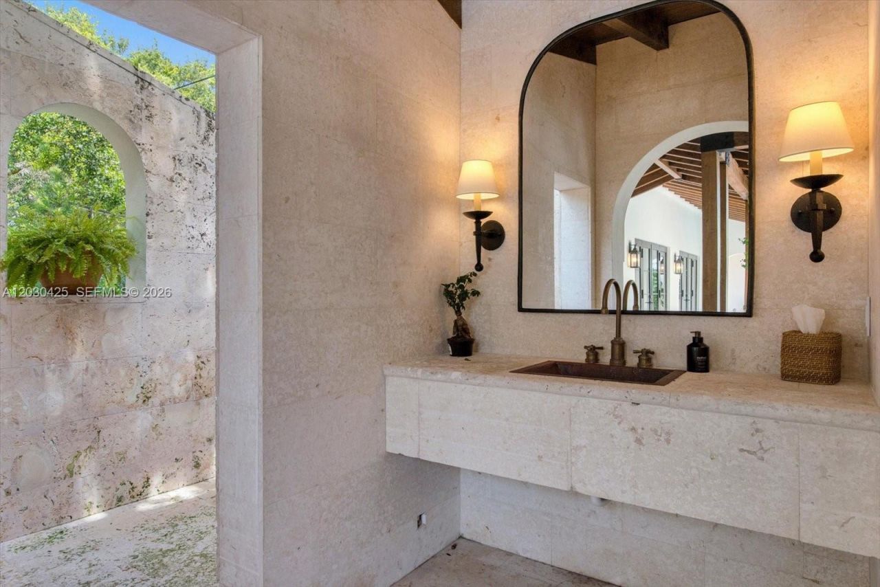 545 San Antonio Ave, Coral Gables, FL 33146 Photo