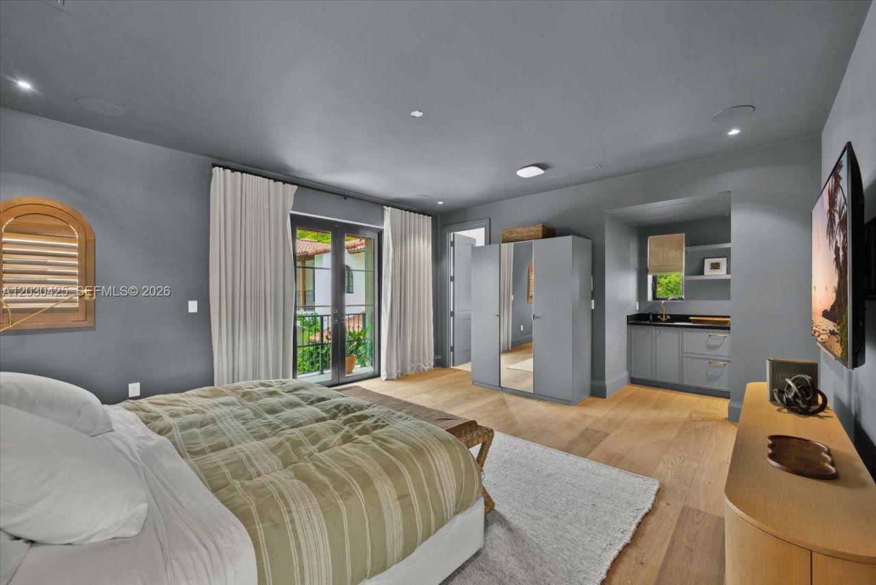 545 San Antonio Ave, Coral Gables, FL 33146 Photo