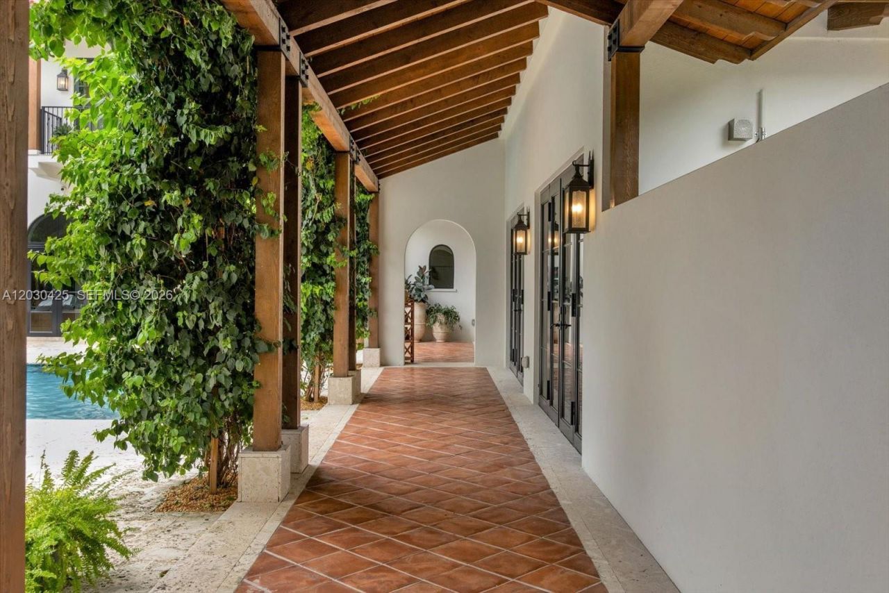 545 San Antonio Ave, Coral Gables, FL 33146 Photo