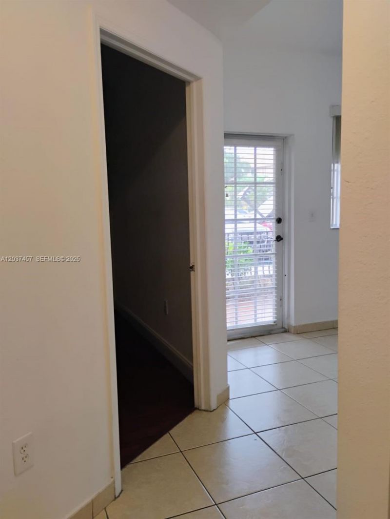 17415 NW 75th Pl , Unit 103, Hialeah, FL 33015 Photo