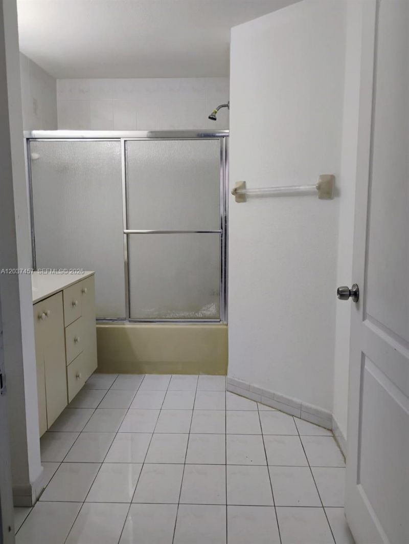 17415 NW 75th Pl , Unit 103, Hialeah, FL 33015 Photo