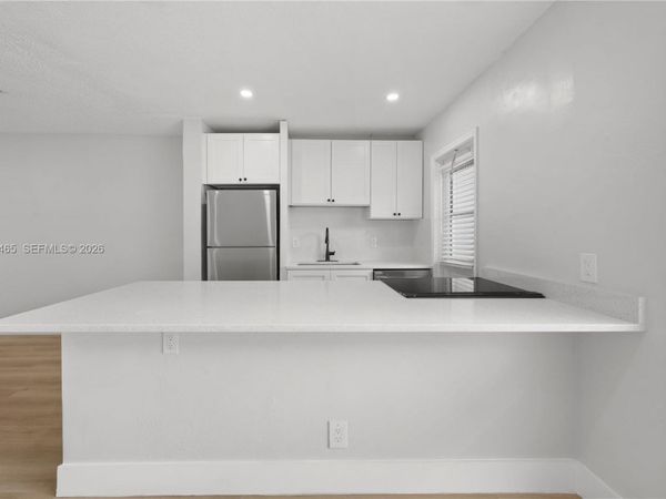 5450 Hollywood Blvd , Unit 210, Hollywood, FL 33021