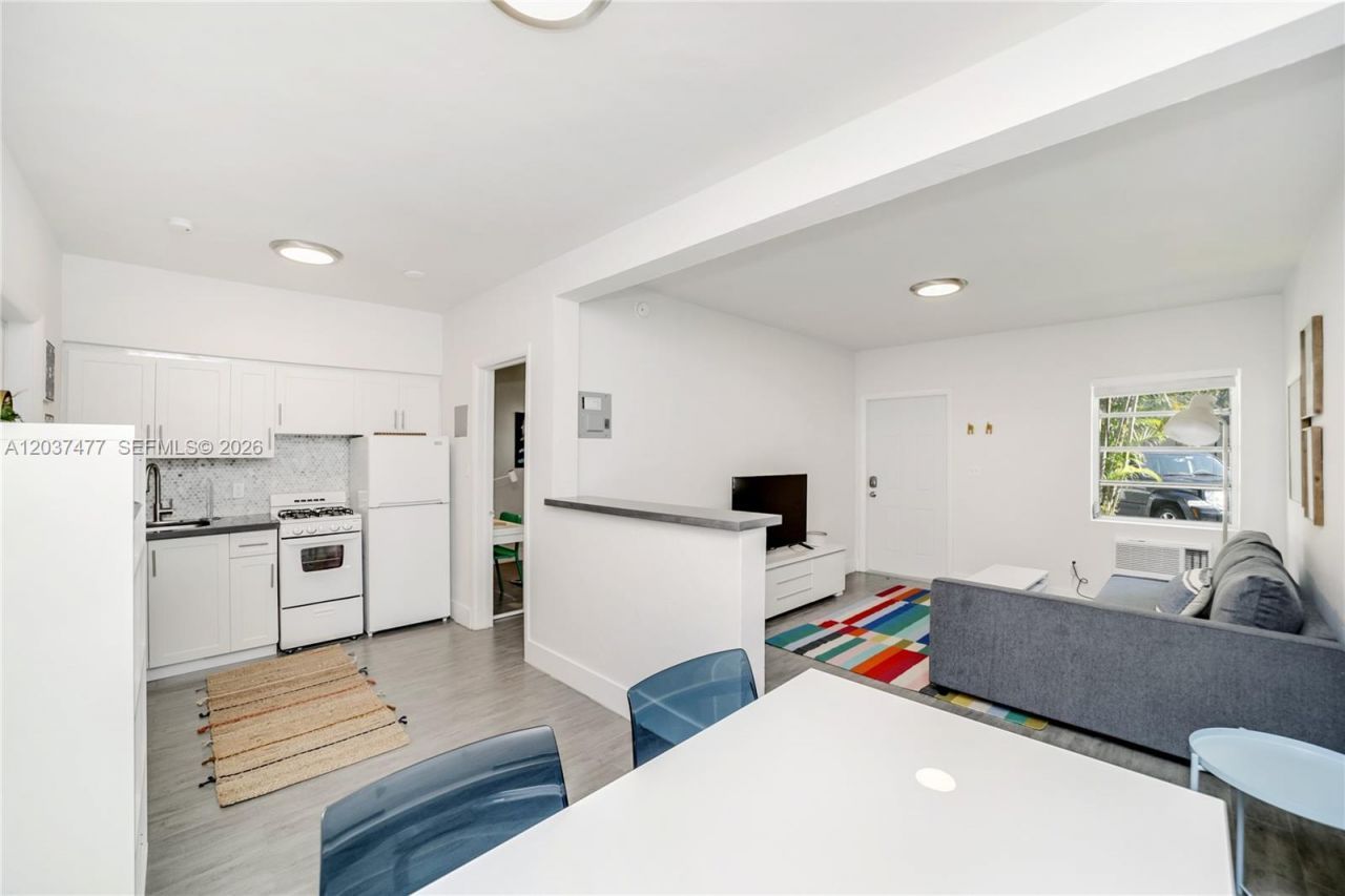 770 NE 123rd St , Unit 24, North Miami, FL 33161 Photo