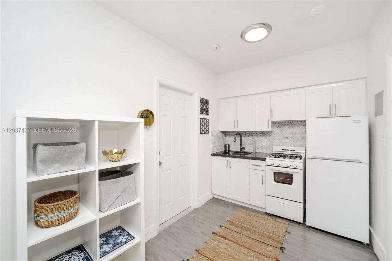 770 NE 123rd St , Unit 24, North Miami, FL 33161 Photo
