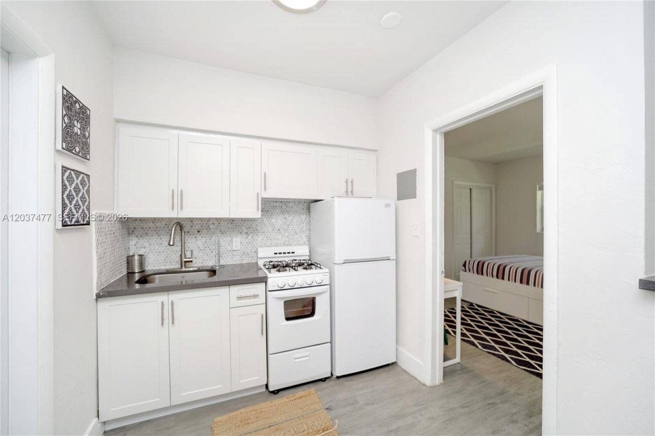 770 NE 123rd St , Unit 24, North Miami, FL 33161 Photo