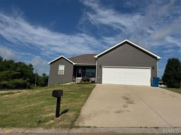 119 Sun Valley Court , Jackson, MO 63755