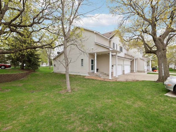 881 Kimberly Lane , Chanhassen, MN 55317