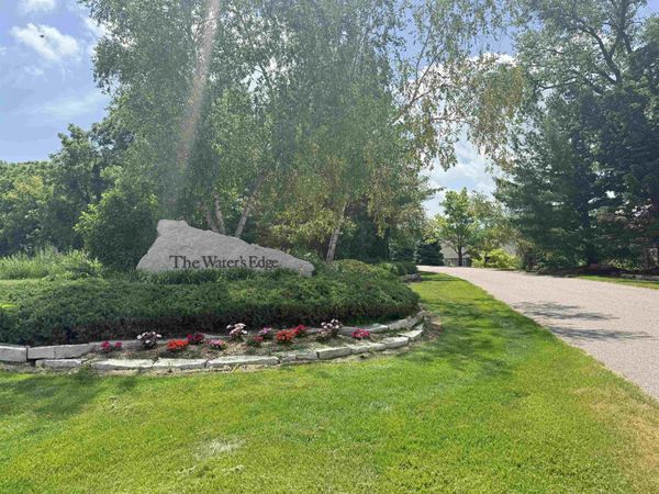 S8749 Waters Edge Way, Unit 41, Prairie Du Sac, WI 53578