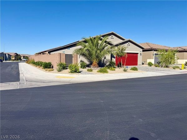 1671 Douglas Creek Street, North Las Vegas, NV 89084