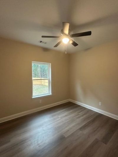 6032 Creek Road Photo 7