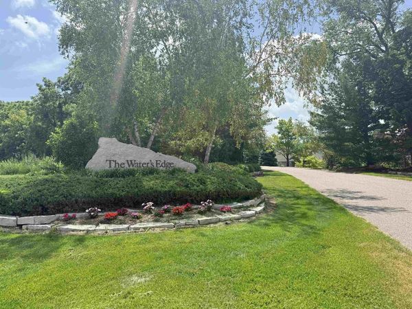 S8749 Waters Edge Way, Unit 41, Prairie Du Sac, WI 53578