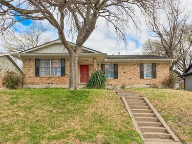8925 Stanwood Drive, Dallas, TX 75228