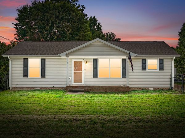 606 Joshua Dr, Clarksville, TN 37042