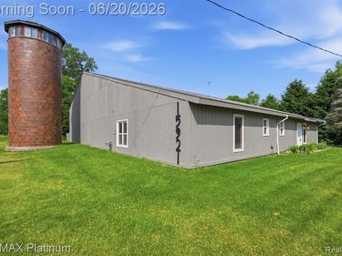15921 W M 36, Pinckney Vlg, MI 48169
