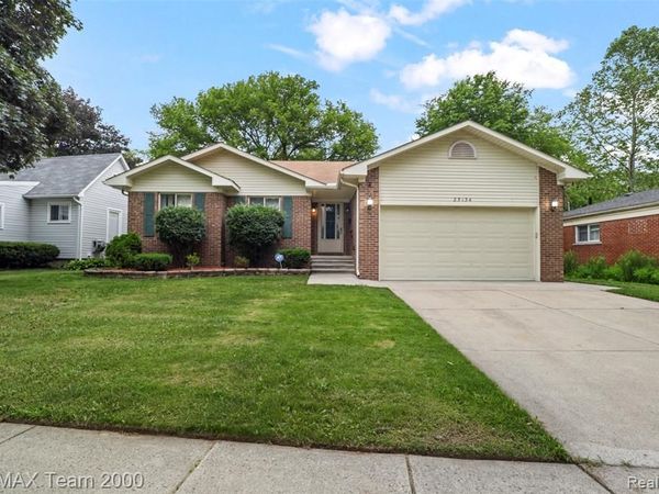 25134 Ann Arbor Trail, Dearborn Heights, MI 48127